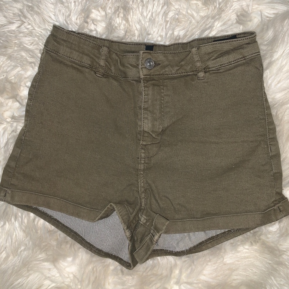 H&M high waist shorts 😍